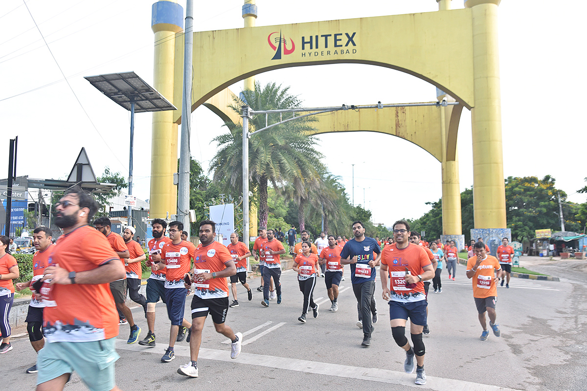The_20half_20marathon_20ended_20at_20Gachibowli_20Stadium-31.jpg 24
