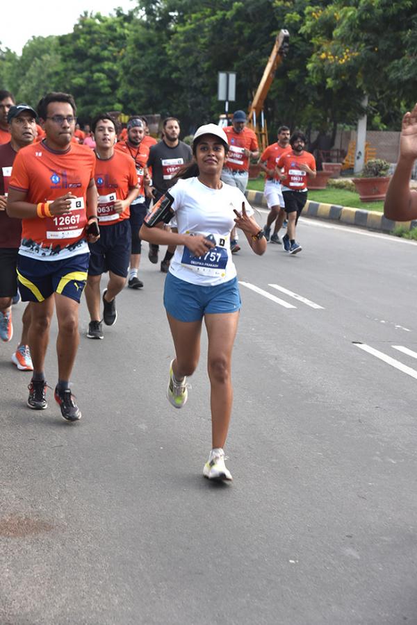 The_20half_20marathon_20ended_20at_20Gachibowli_20Stadium-32.jpg 25