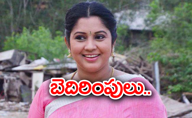 actress-vijayalakshmi-files-police-complaint-against-seeman.jpg
