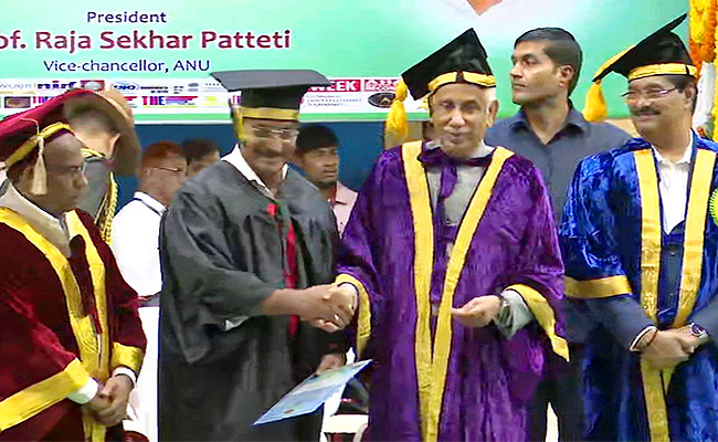 Abdul-Nazir-at-Nagarjuna-University-Ceremony.jpg