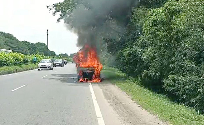 Car-Caught-On-Fire-In-Ntr-District.jpg