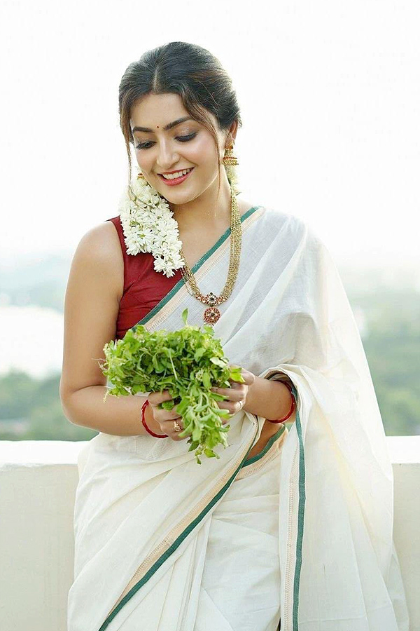 Celebrities_20Onam_20Celebrations_20PHotos_3.jpg 4