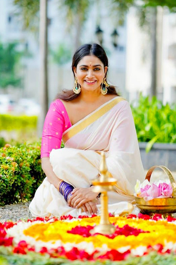 Celebrities_20Onam_20Celebrations_20PHotos_5.jpg 6