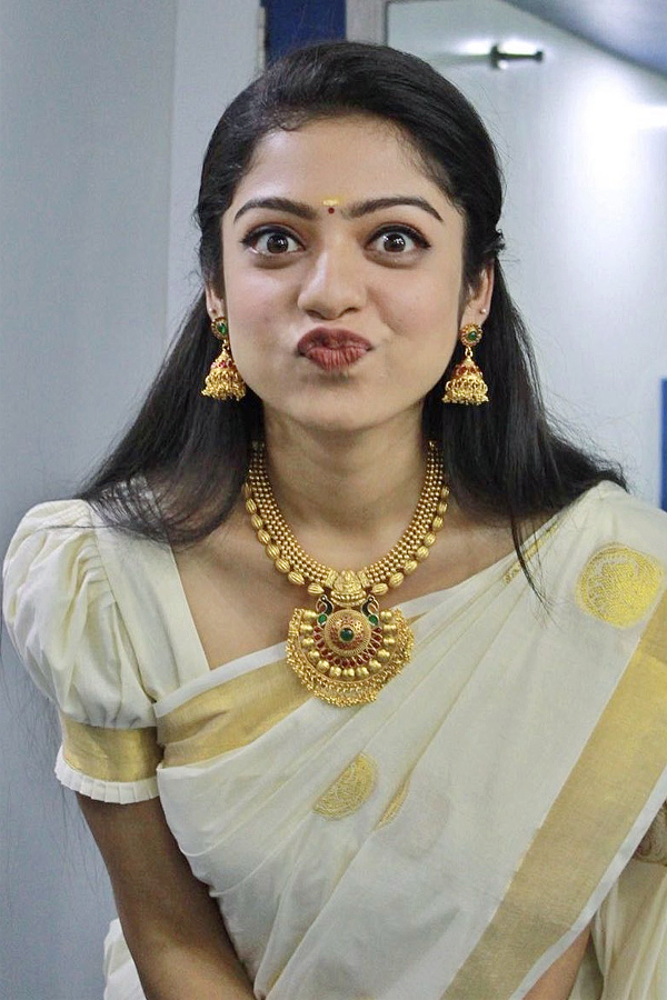 Celebrities_20Onam_20Celebrations_20PHotos_8.jpg 9
