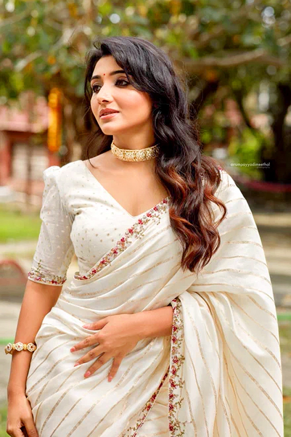 Celebrities_20Onam_20Celebrations_20PHotos_9.jpg 10