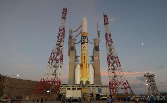 japan-moon.jpg