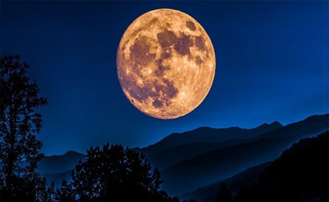 moon.jpg