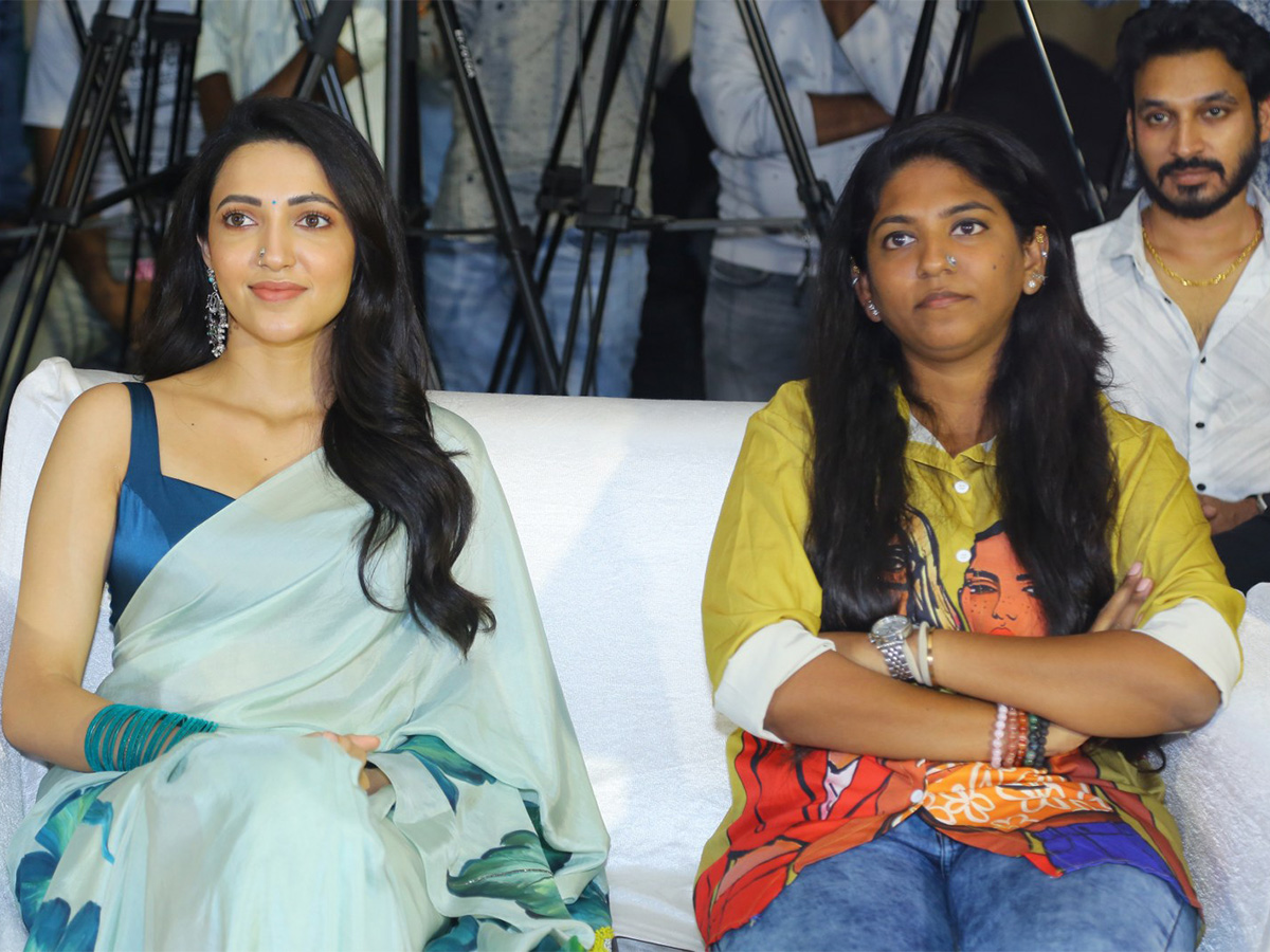 BlockBuster_20Bedurulanka_202012_20Success_20Meet-12.jpg 12