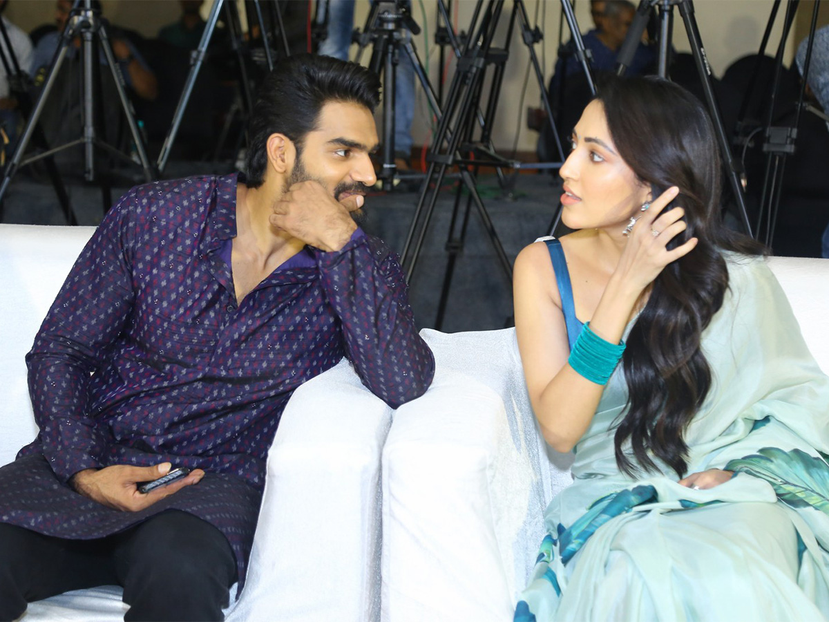 BlockBuster_20Bedurulanka_202012_20Success_20Meet-5.jpg 5