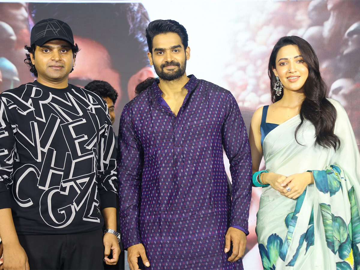 BlockBuster_20Bedurulanka_202012_20Success_20Meet-7.jpg 7