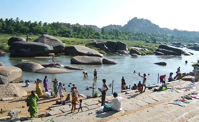 Trouble-With-Water-In-Mantralayam.jpg