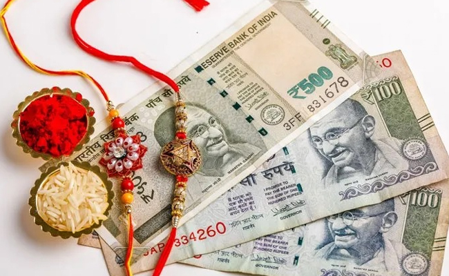 raksha-bandhan-cash-gift.jpg