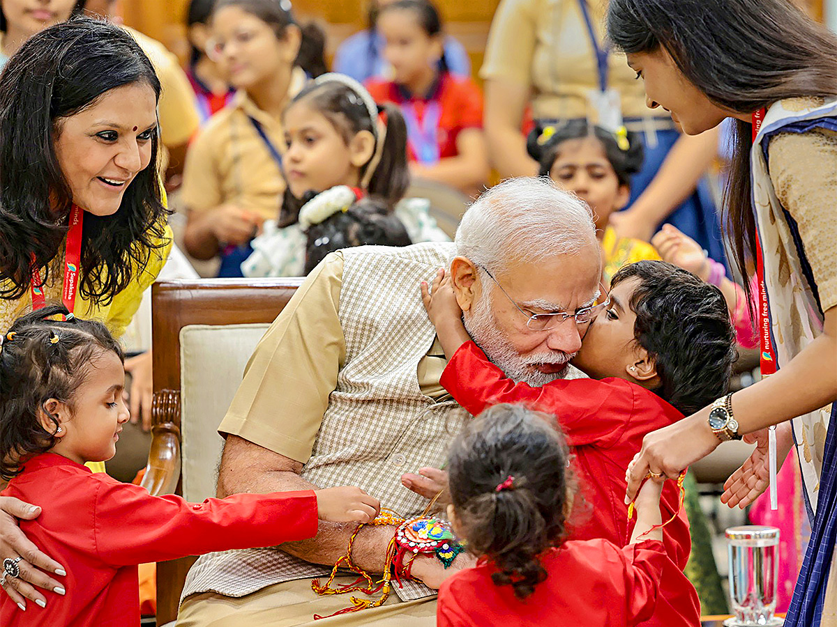 raksha_20bandhan_20celebration_20at_20india-1.jpg 1