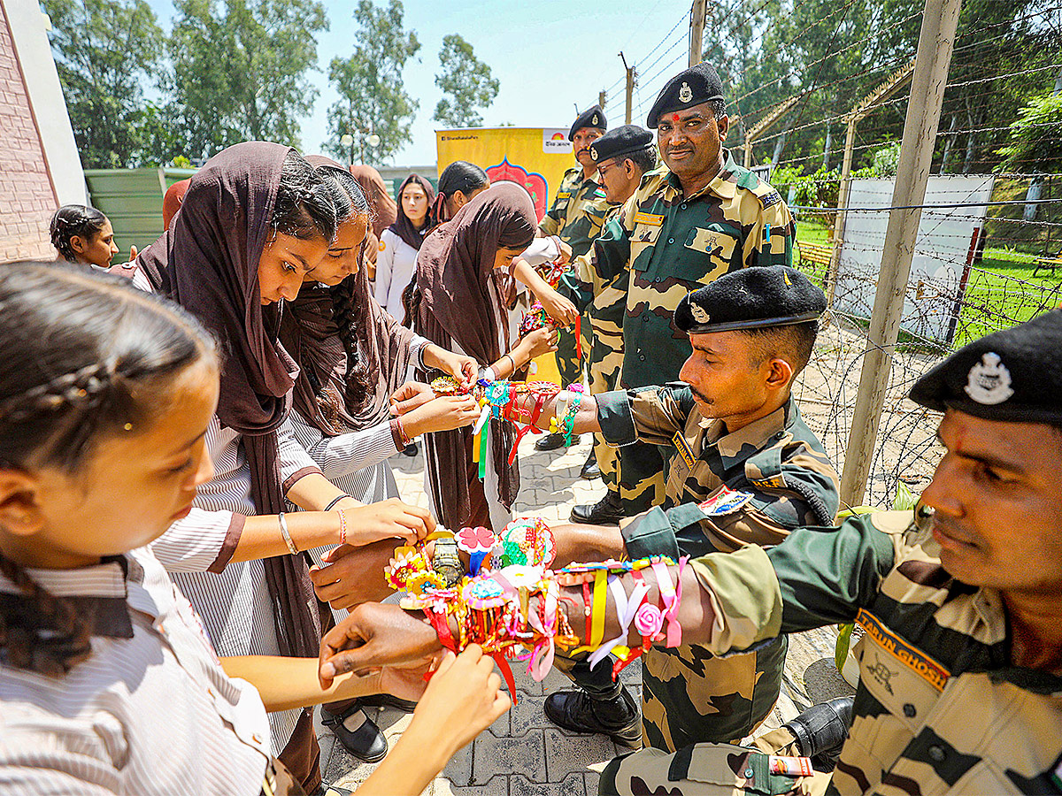 raksha_20bandhan_20celebration_20at_20india-20.jpg 20