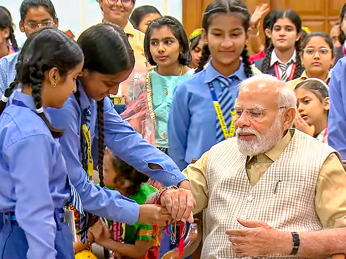 raksha_20bandhan_20celebration_20at_20india-4.jpg 4