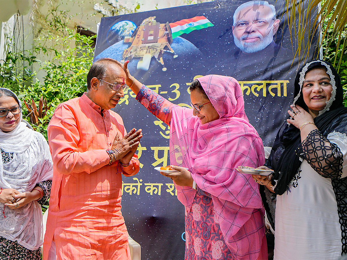 raksha_20bandhan_20celebration_20at_20india-9.jpg 9
