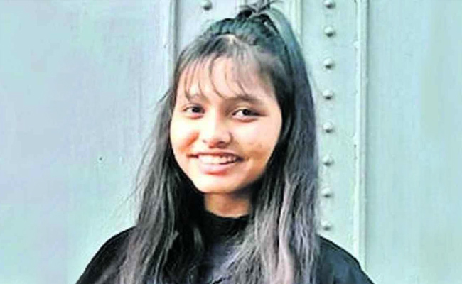 Girl2.jpg