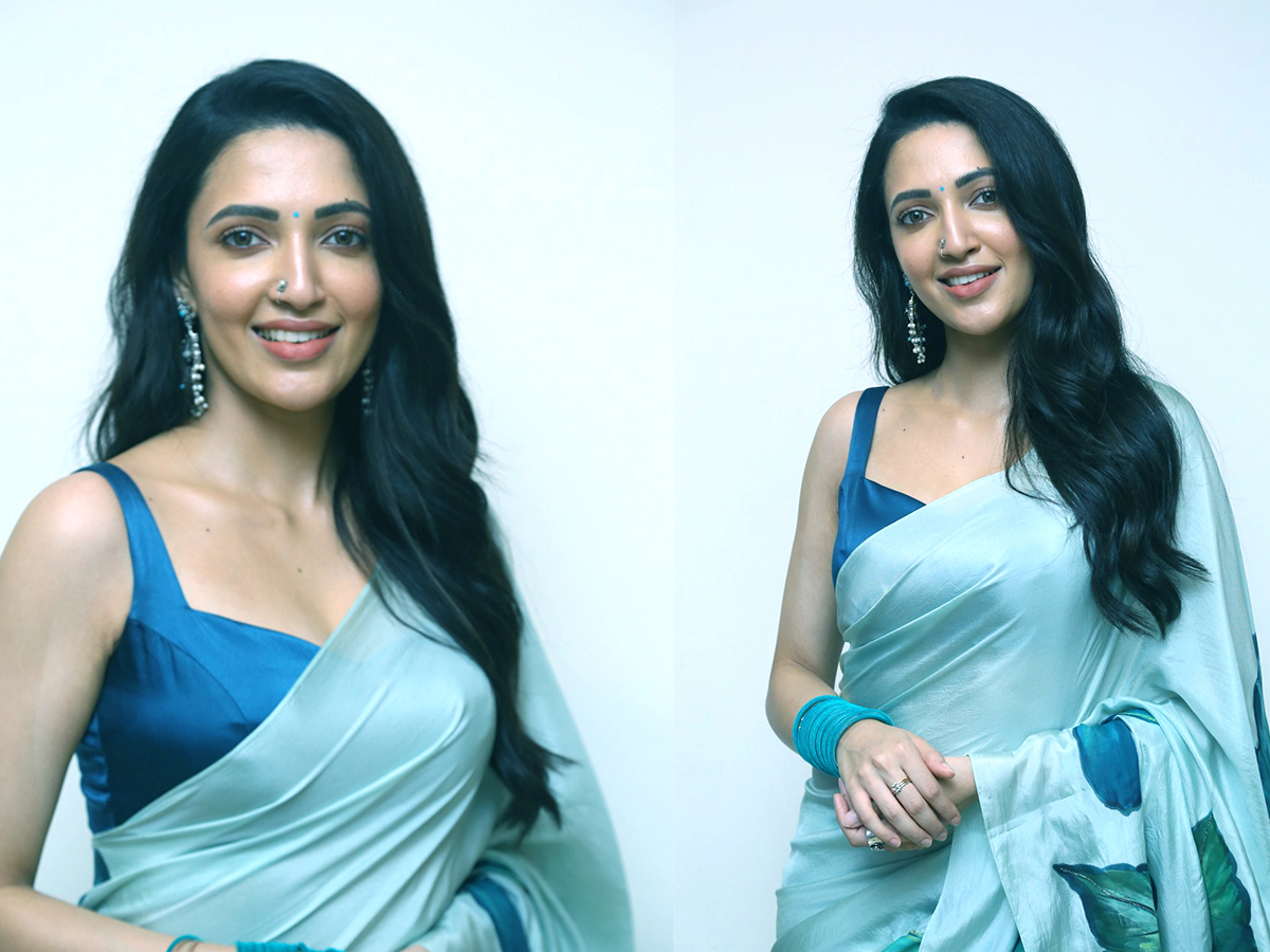 neha_20shetty_20latest_20pics-1.jpg 1