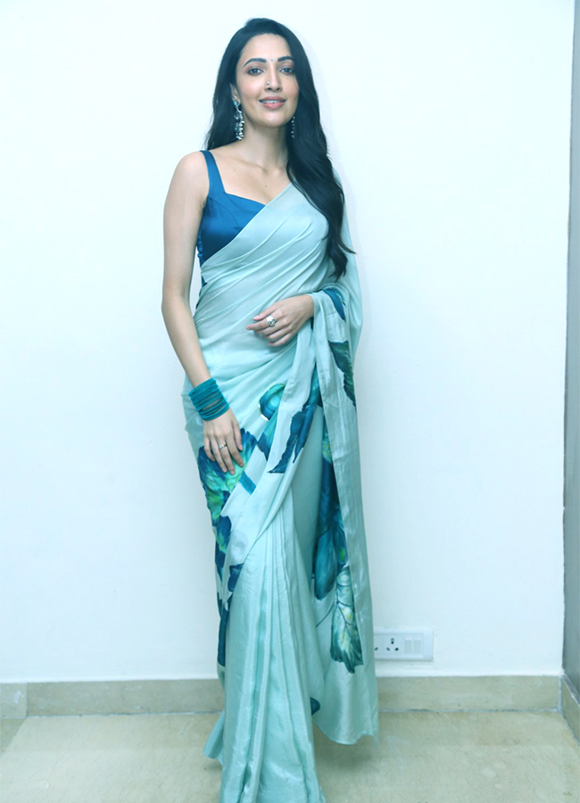 neha_20shetty_20latest_20pics-10.jpg 9