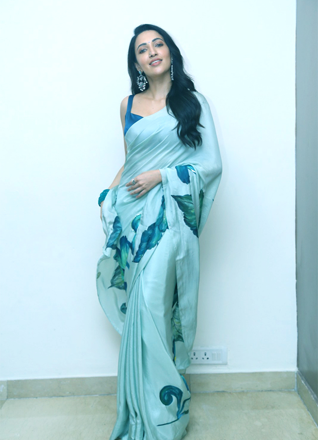 neha_20shetty_20latest_20pics-16.jpg 14