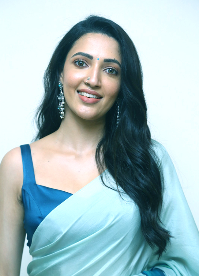 neha_20shetty_20latest_20pics-8.jpg 7