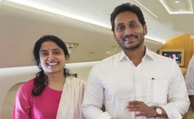cm-jagan-couple-london-tour-september-2nd.jpg