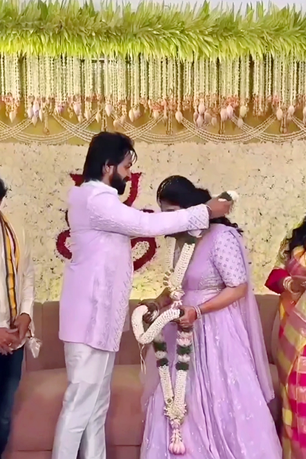 Bigg_20Boss_20Manus_20engagement_20PHotos_2.jpg 3