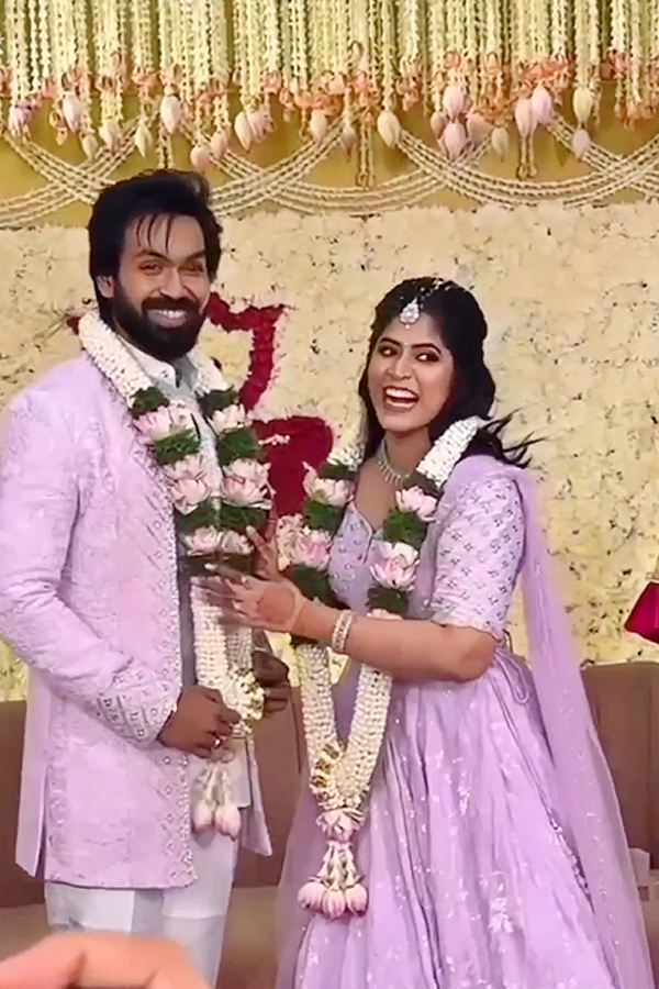 Bigg_20Boss_20Manus_20engagement_20PHotos_5.jpg 6