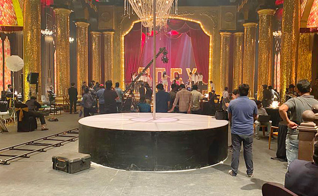 Huge_20sets_20built_20for_20Nandamuri_20Kalyan_20Ram_20Movie_20Photos_10.jpg 11