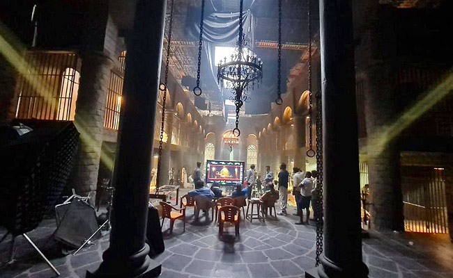 Huge_20sets_20built_20for_20Nandamuri_20Kalyan_20Ram_20Movie_20Photos_6.jpg 7
