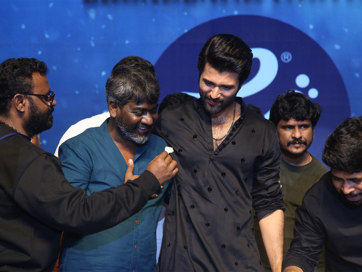 Kushi_20Movie_20Success_20Meet_20at_20Vizag-23.jpg 22