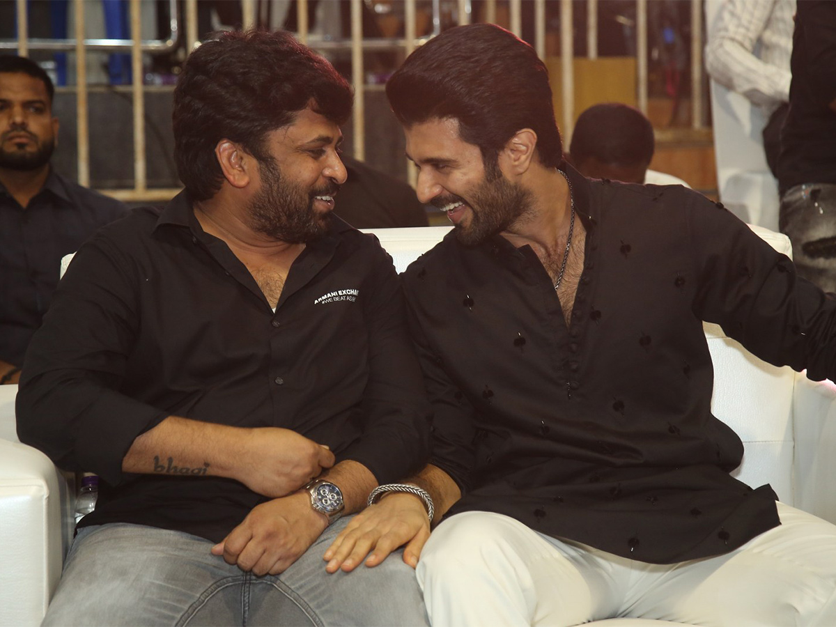 Kushi_20Movie_20Success_20Meet_20at_20Vizag-30.jpg 28