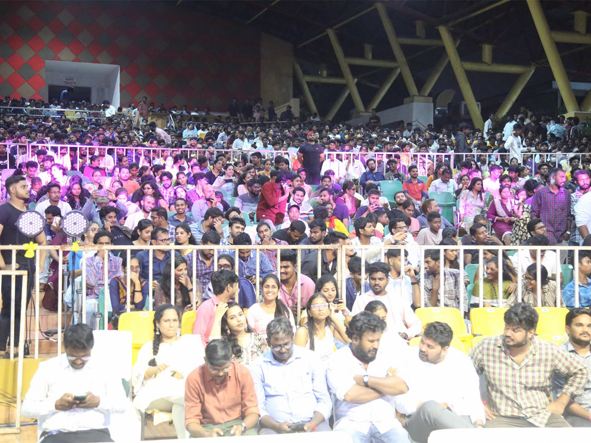 Kushi_20Movie_20Success_20Meet_20at_20Vizag-6.jpg 6