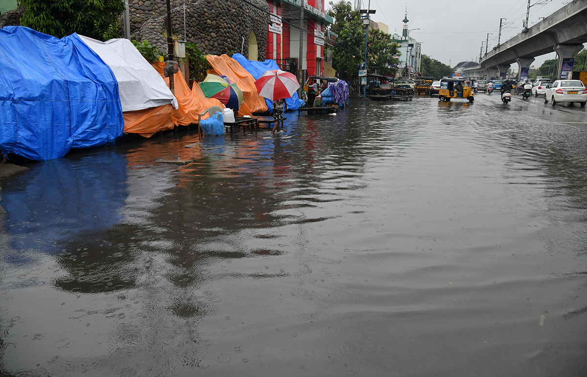 Today_20Hyderabad_20Rains_20Updates_20pics-34.jpg 31