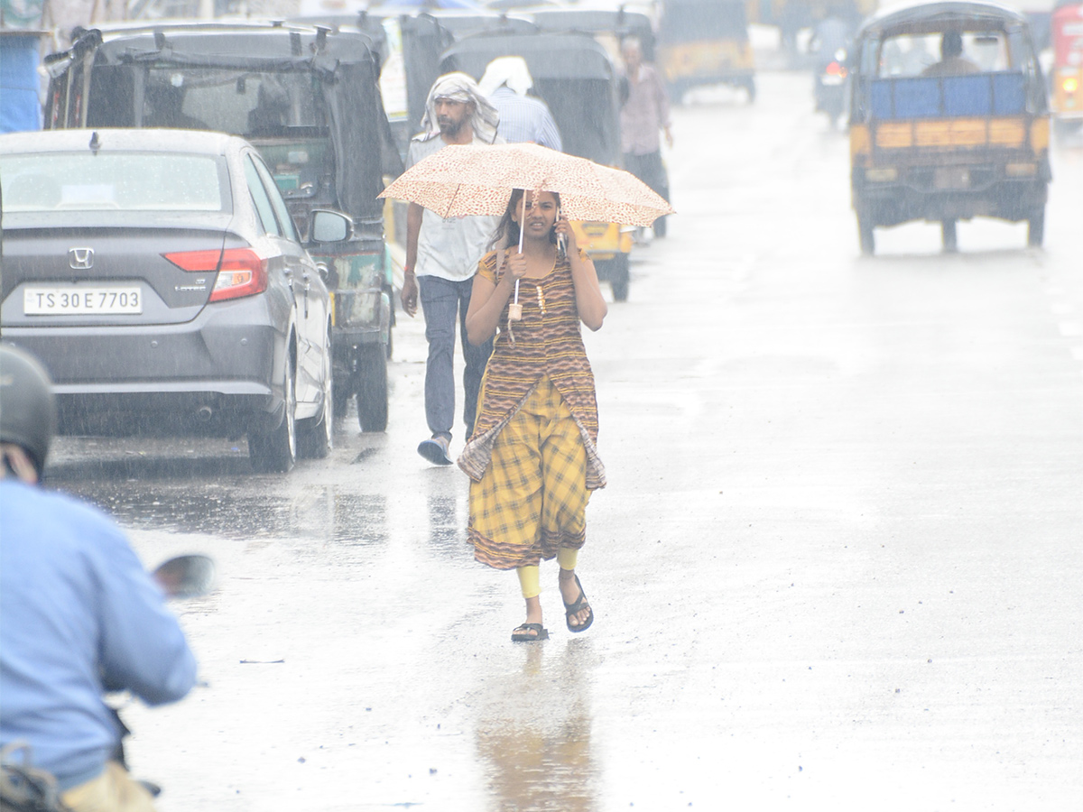 Today_20Hyderabad_20Rains_20Updates_20pics-35.jpg 32