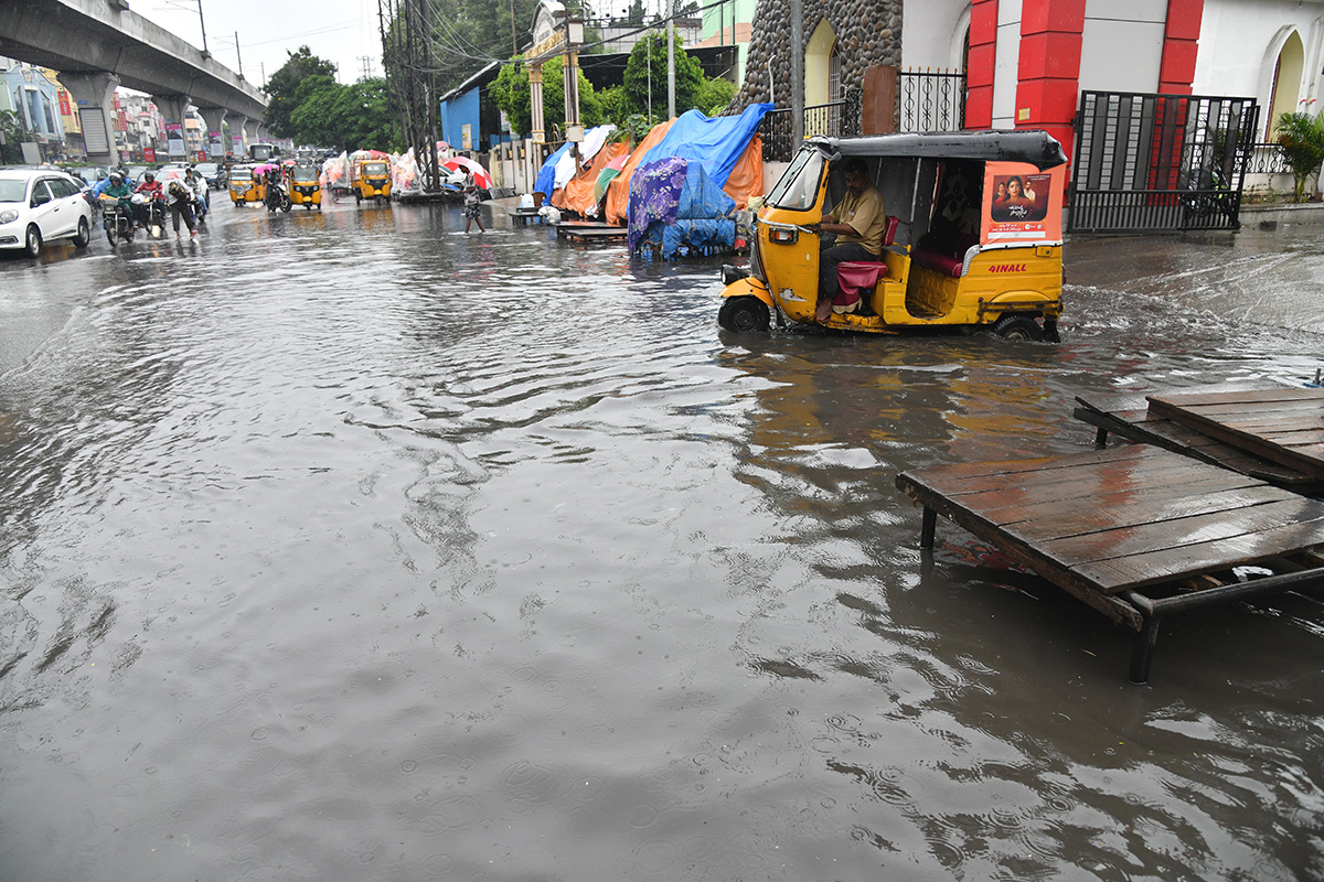 Today_20Hyderabad_20Rains_20Updates_20pics-36.jpg 33