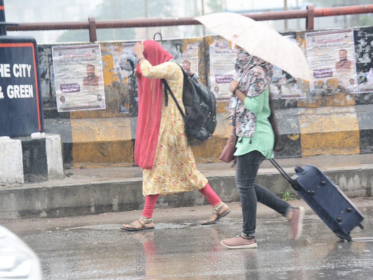 Today_20Hyderabad_20Rains_20Updates_20pics-37.jpg 34