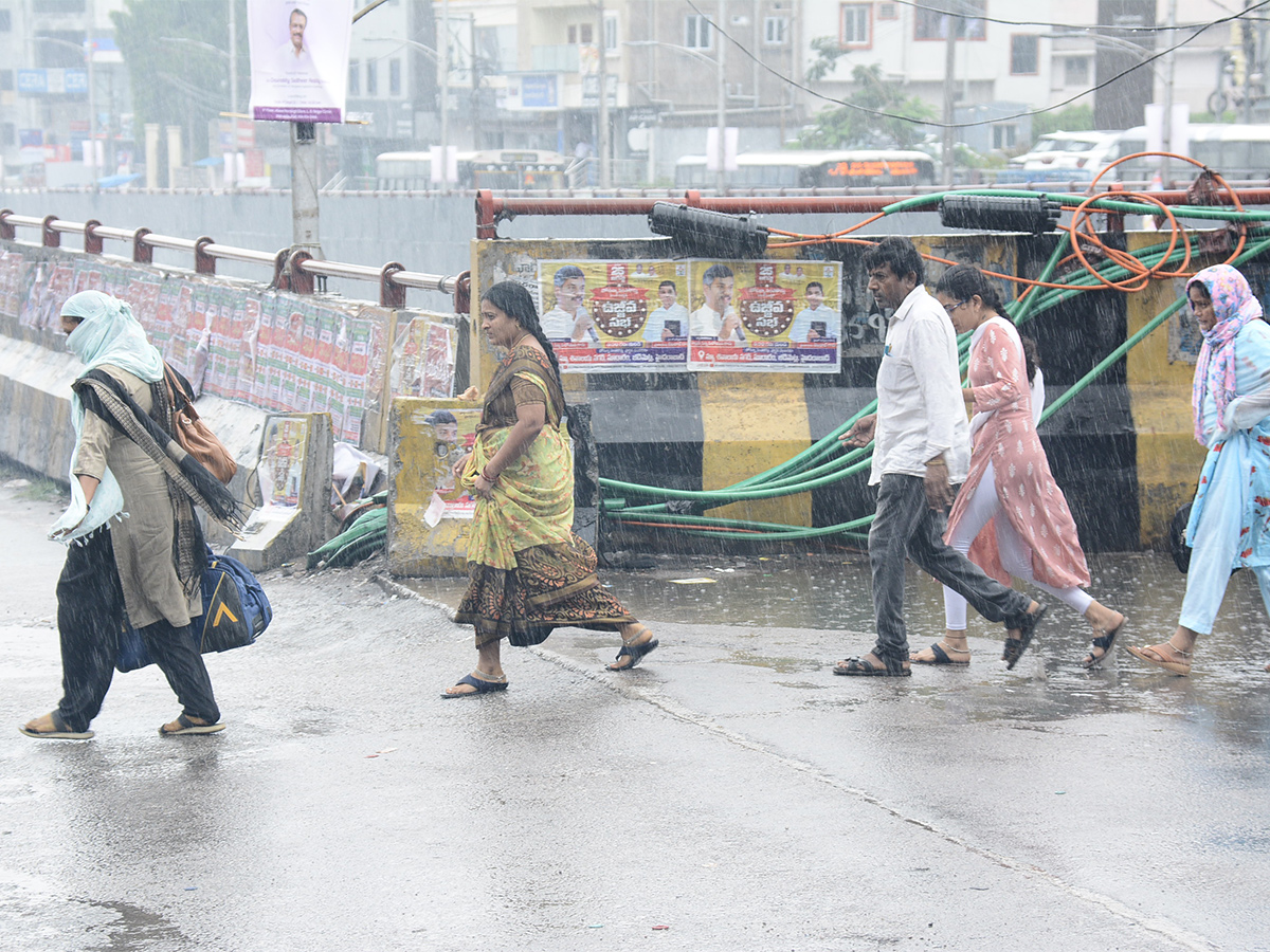 Today_20Hyderabad_20Rains_20Updates_20pics-51.jpg 37