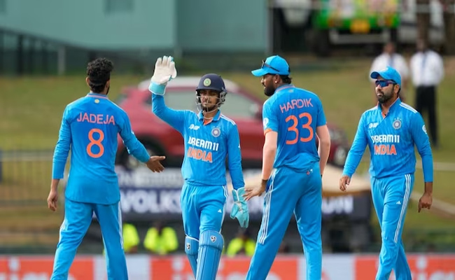 india-team.jpg