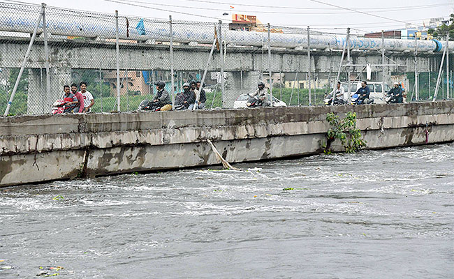 Heavy-Flood-Water-In-Reservoirs.jpg