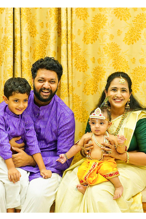 Anchor_20Lasya_20Second_20Son_20Dressed_20Up_20As_20Little_20Krishna_20Photos_4.jpg 5