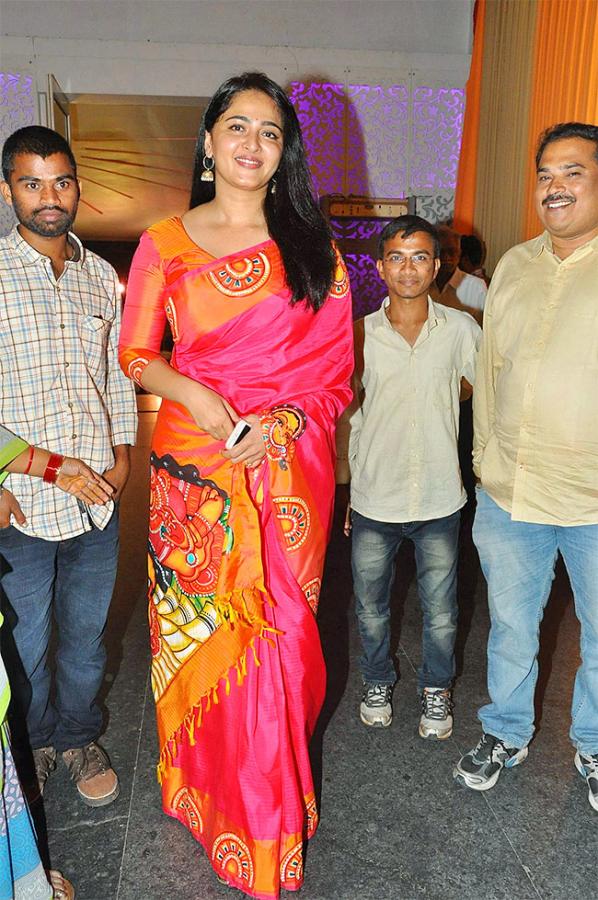 Miss_20Shetty_20Mr_20Polishetty_20Actress_20Anushka_20Shetty_20Rare_20and_20Unseen_20Photos-44.jpg 42