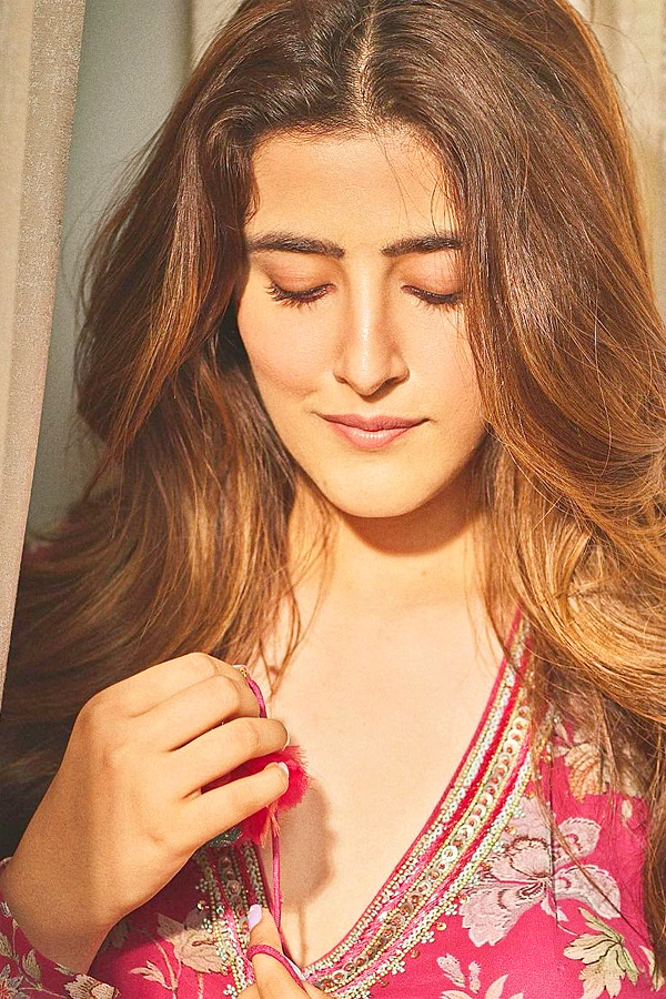 Nupur_20Sanon_20Latest_20Photos_15.jpg 16