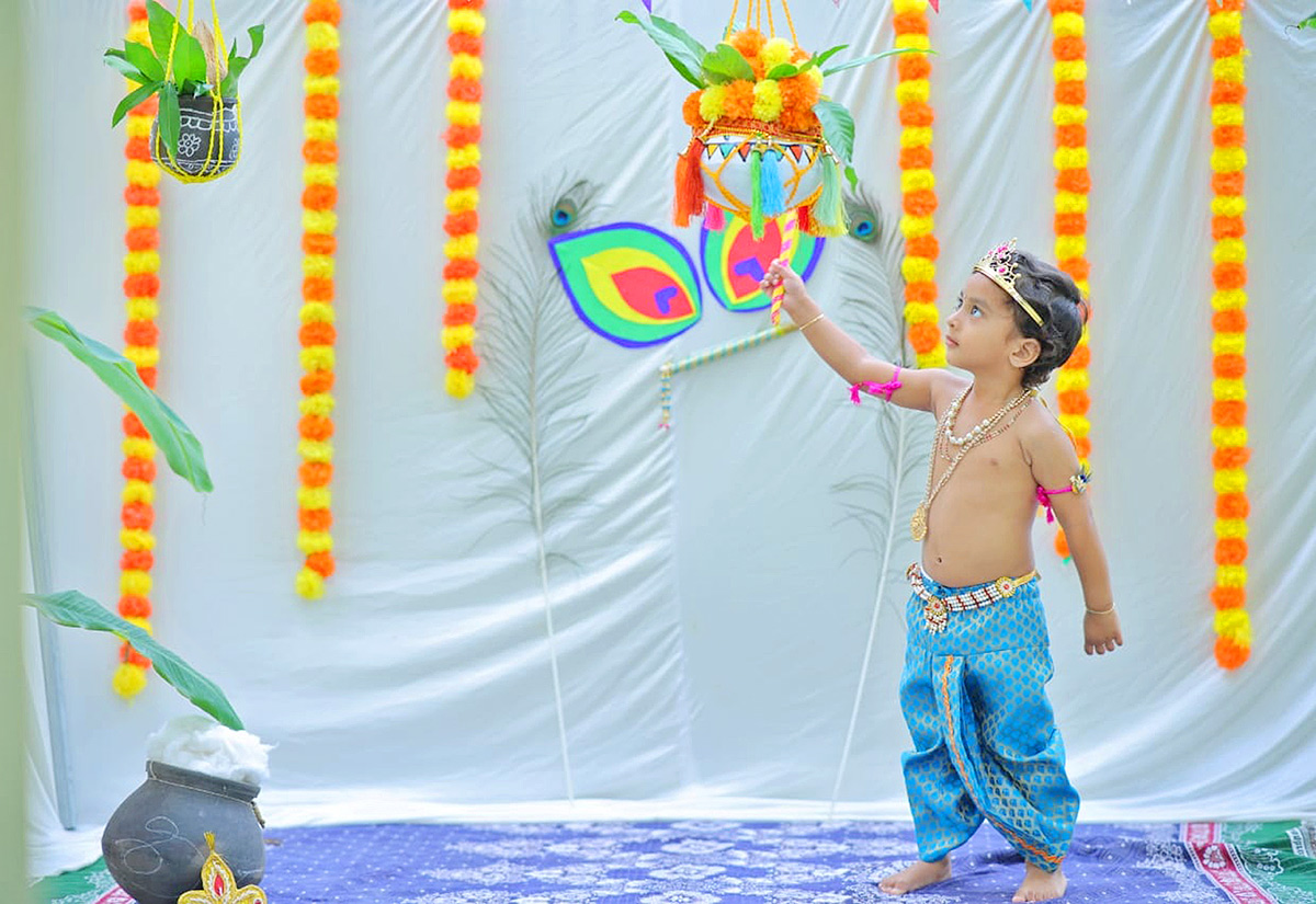 Sri_20Krishnashtami_20Celebrations_20Telugu_20States-10.jpg 11
