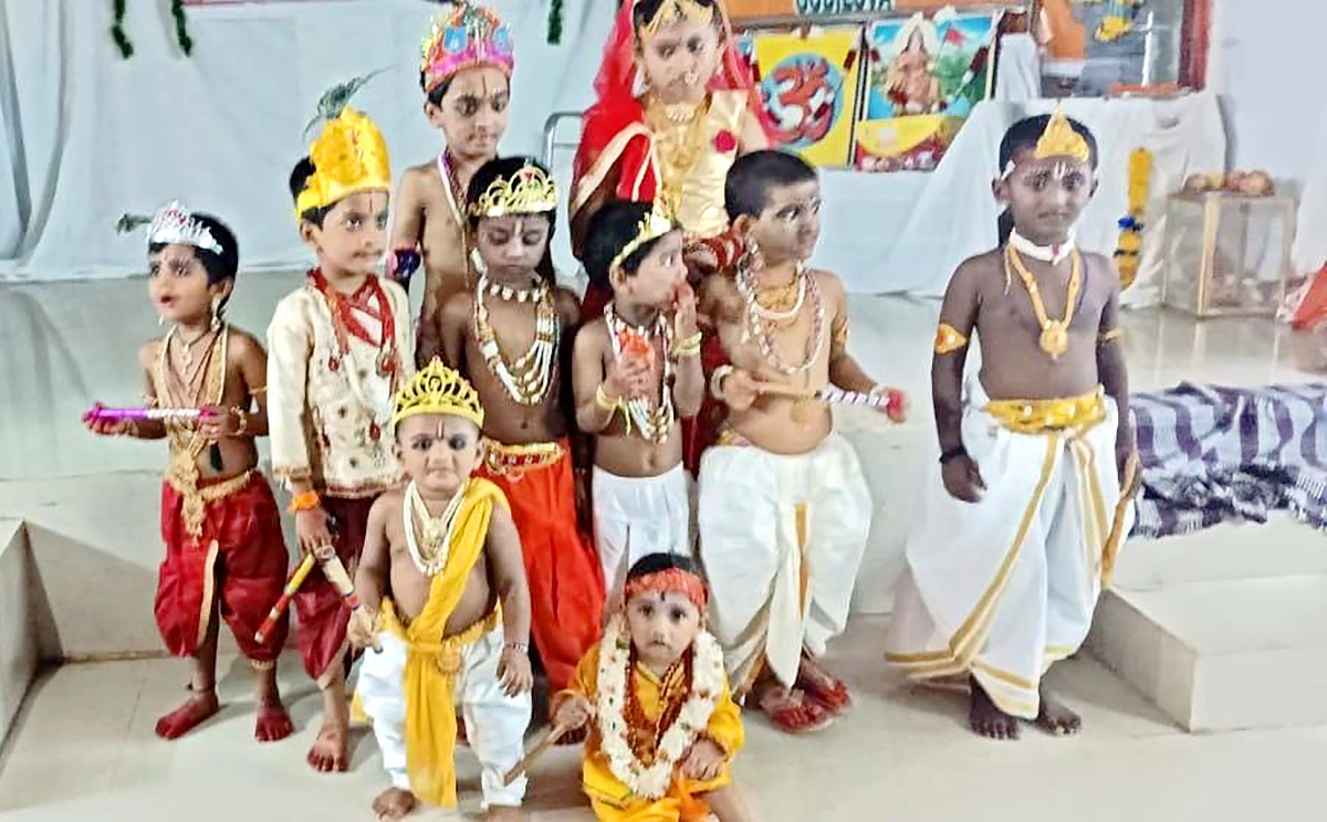 Sri_20Krishnashtami_20Celebrations_20Telugu_20States-15.jpg 16
