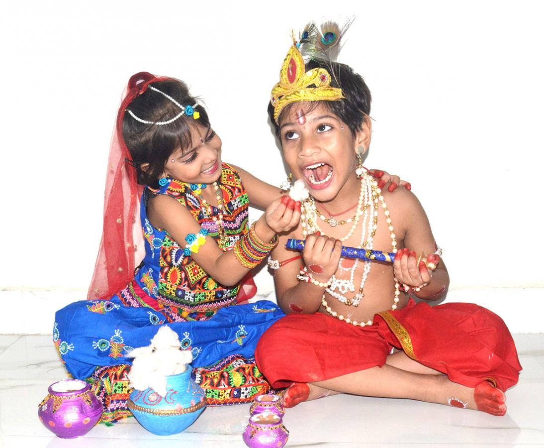 Sri_20Krishnashtami_20Celebrations_20Telugu_20States-2.jpg 3