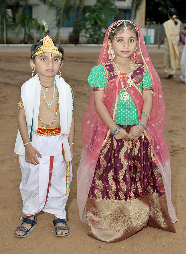 Sri_20Krishnashtami_20Celebrations_20Telugu_20States-22.jpg 23