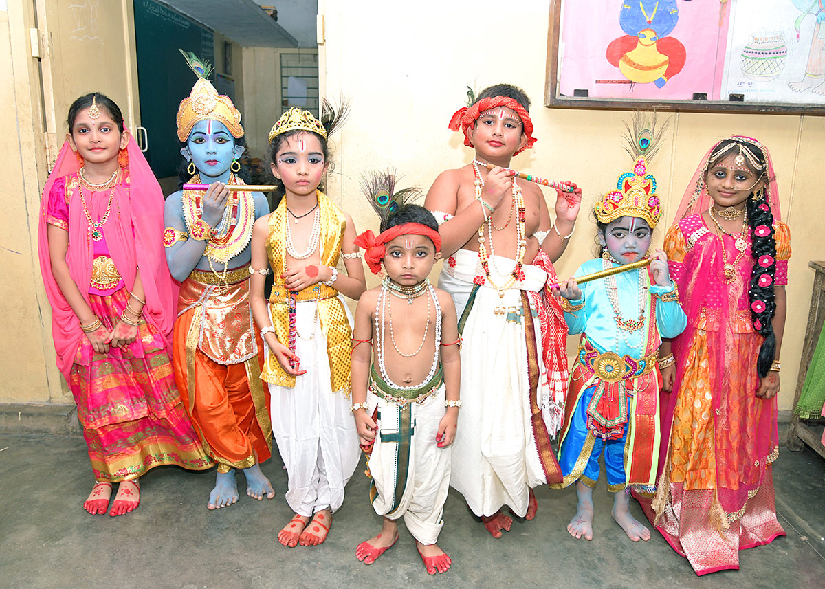 Sri_20Krishnashtami_20Celebrations_20Telugu_20States-4.jpg 5