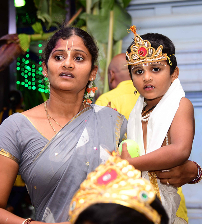Sri_20Krishnashtami_20Celebrations_20Telugu_20States-5.jpg 6