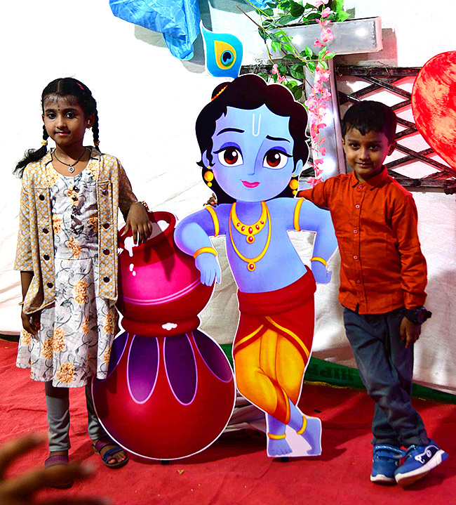 Sri_20Krishnashtami_20Celebrations_20Telugu_20States-6.jpg 7